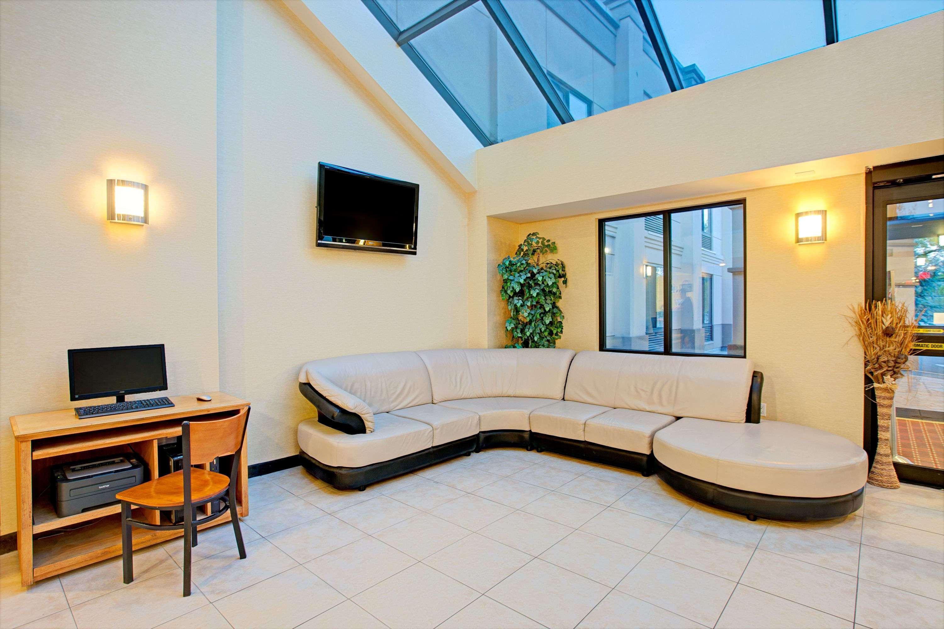 Days Inn By Wyndham Parsippany Eksteriør billede