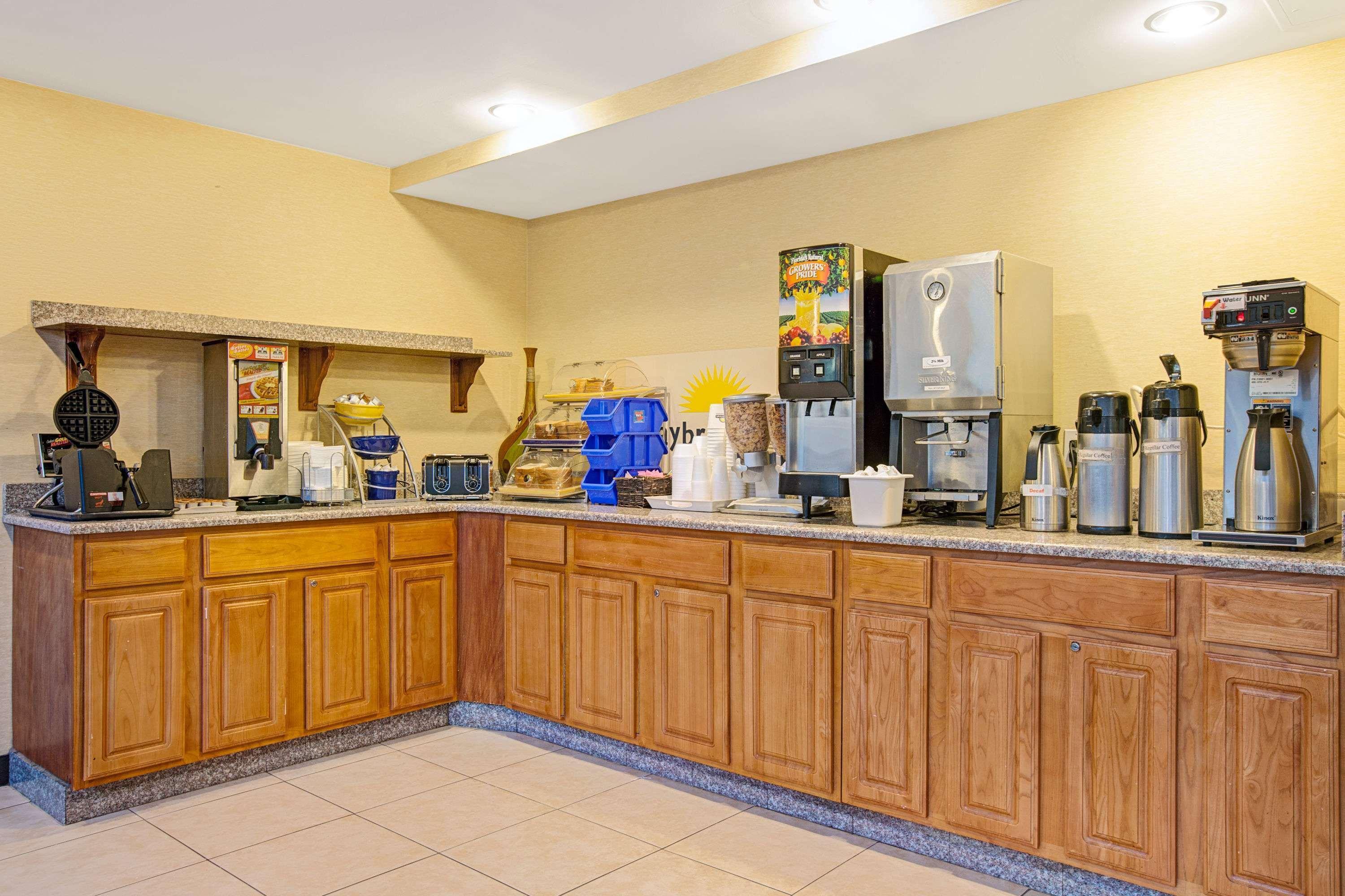 Days Inn By Wyndham Parsippany Eksteriør billede