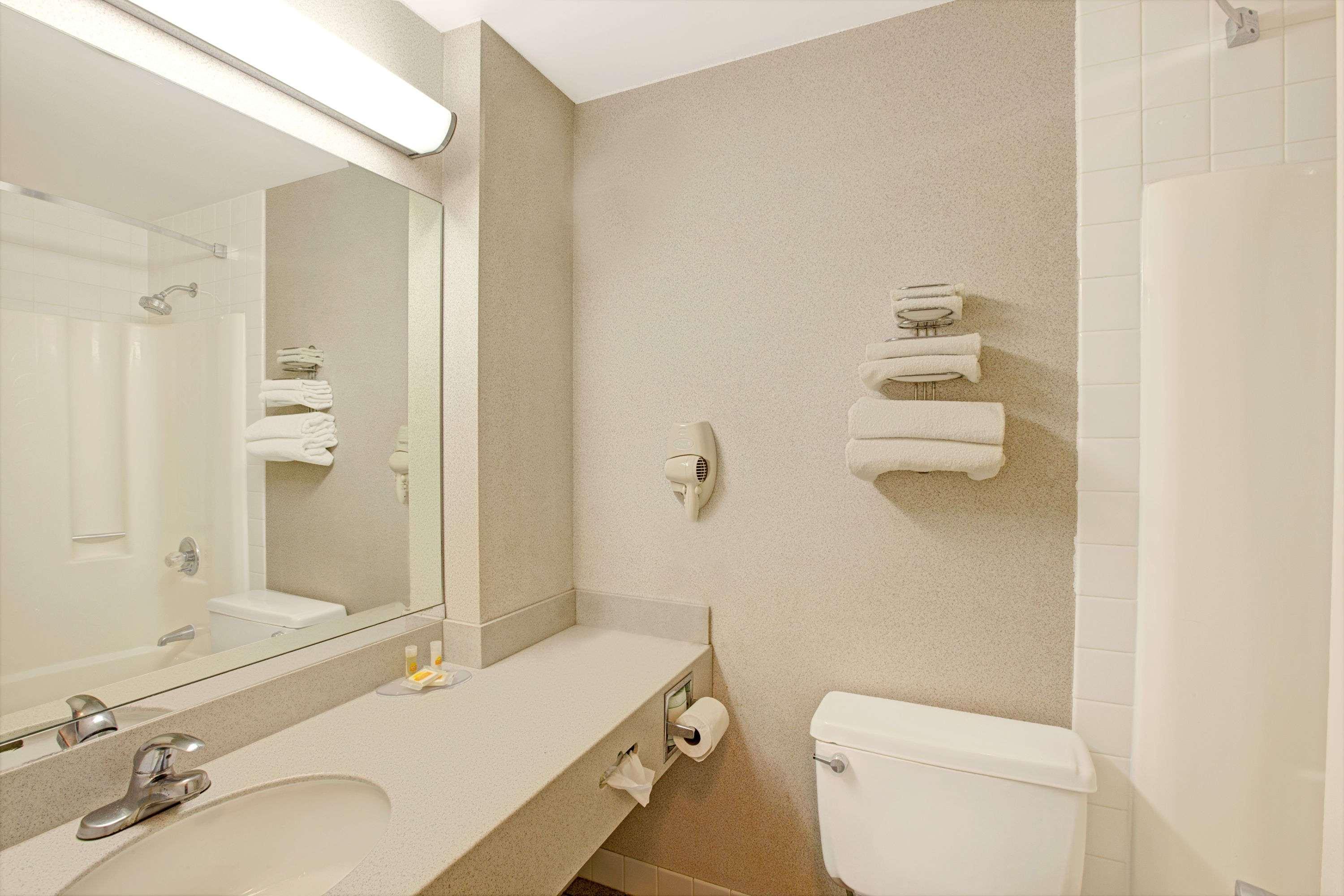 Days Inn By Wyndham Parsippany Eksteriør billede